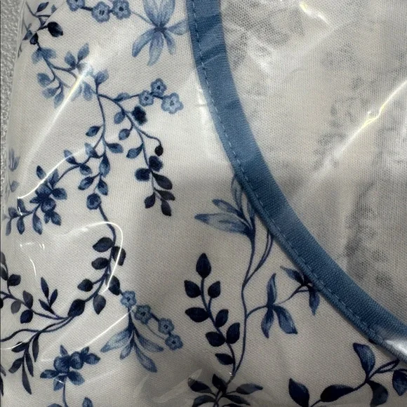 LAKE Pima Maternity Shorts Set in Serene Blue Botanical Vines - Picture 3 of 3